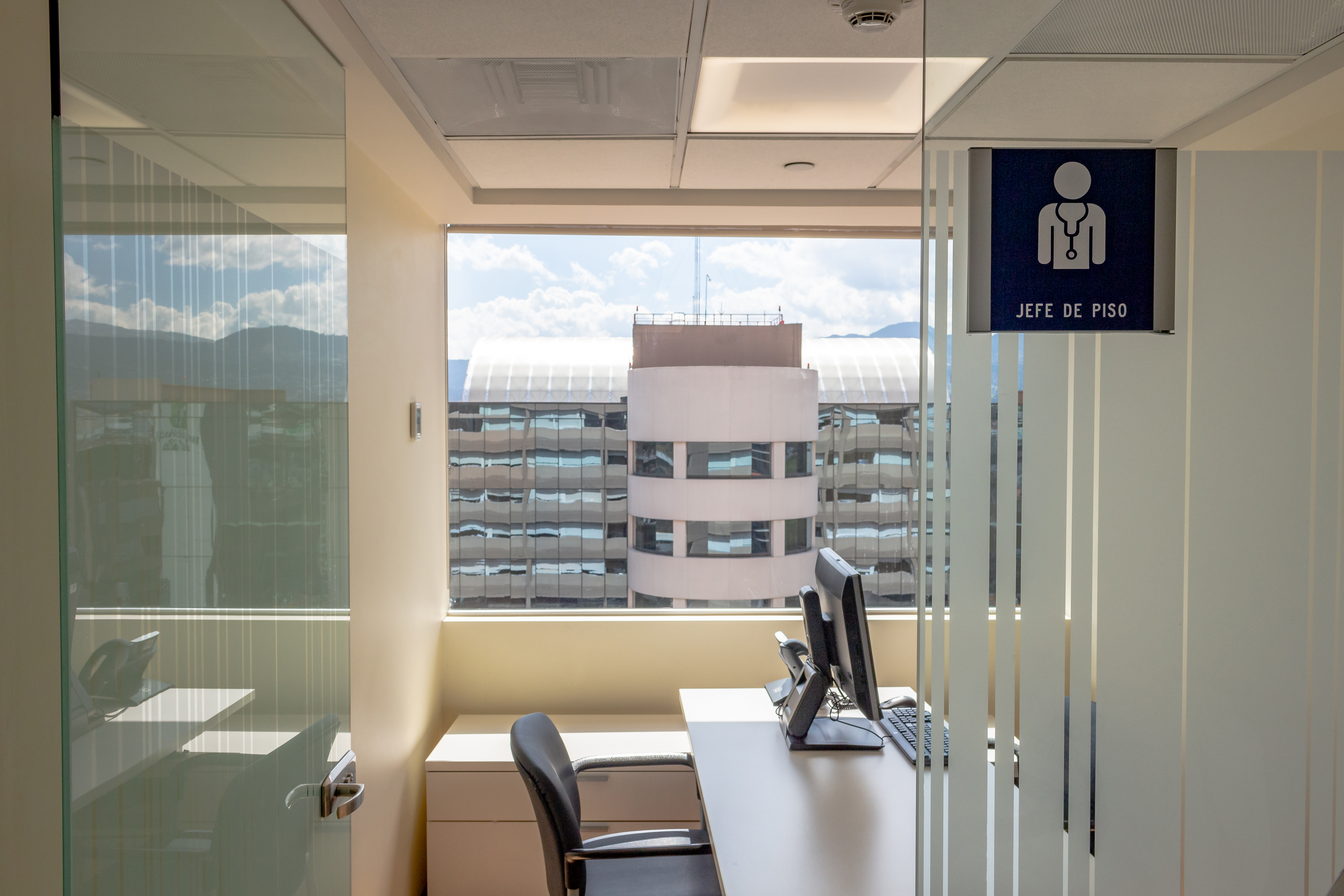 Oficina de Médico responsable de piso Médica Sur Copyright